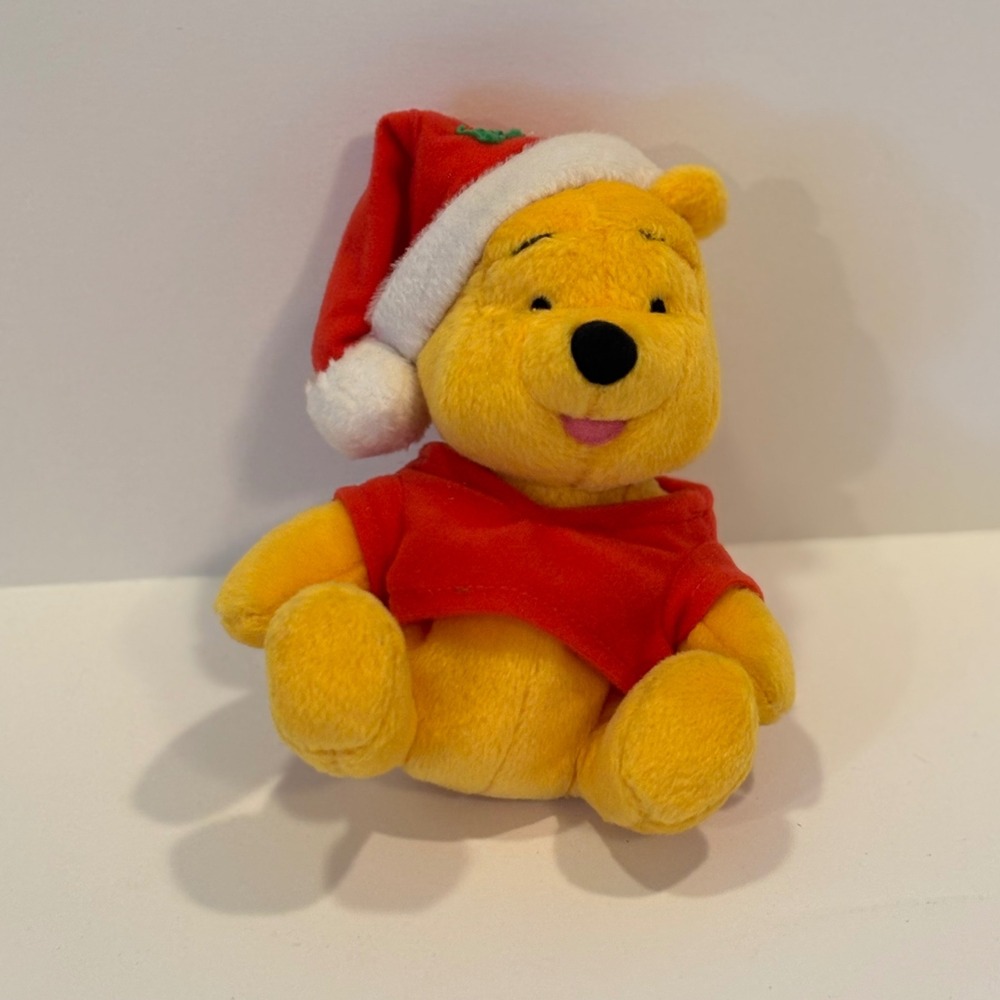 Disney Winnie the Pooh Holiday Bean Bag Plush Christmas Santa Hat 6 inch‎ 87824